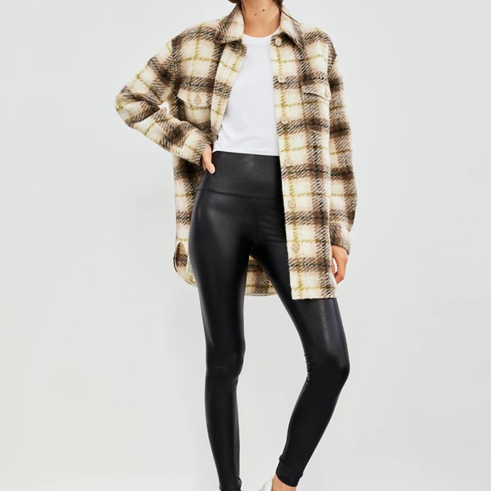 Aritzia Daria legging - Picture 2 of 3